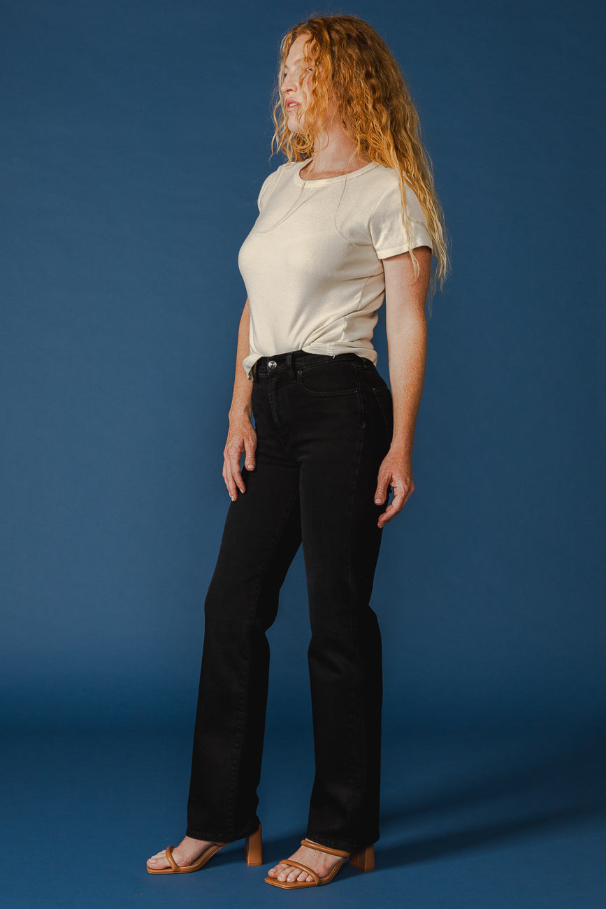 Explore the Bree Slim Skinny in black, featuring a stylish raw hem. Experience the perfect blend of comfort and modern design for any occasion. Elevate your wardrobe!